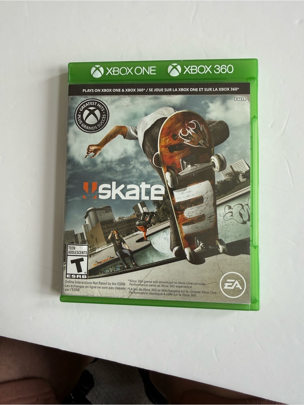 Skate 3 Xbox One / Xbox 360 Video Game - Green Case
